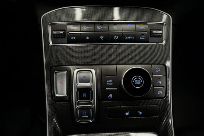 Hyundai Santa Fe IV Рестайлинг с пробегом 2021 года, цена 2 922 000 рублей, 140000 км, внедорожник, Автокод Объявления