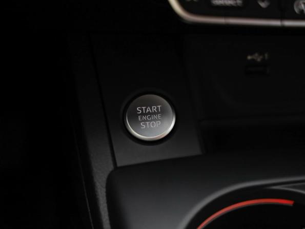 Audi A4 V (B9) Рестайлинг с пробегом 2021 года, цена 3 499 000 рублей, 85159 км, седан, Автокод Объявления