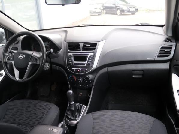 Hyundai Solaris I Рестайлинг с пробегом 2014 года, цена 800 000 рублей, 170000 км, седан, Автокод Объявления