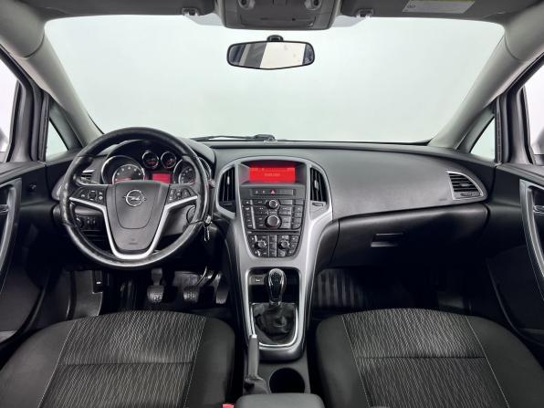 Opel Astra J Рестайлинг с пробегом 2014 года, цена 900 000 рублей, 167700 км, хэтчбек, Автокод Объявления
