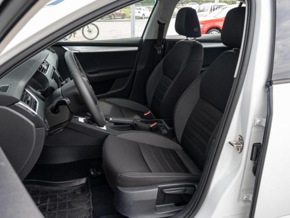Skoda Octavia III (A7) Рестайлинг с пробегом 2018 года, цена 1 750 000 рублей, 61843 км, лифтбек, Автокод Объявления
