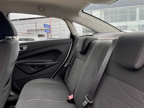 Ford Fiesta Mk6 Рестайлинг с пробегом 2015 года, цена 825 000 рублей, 137400 км, седан, Автокод Объявления