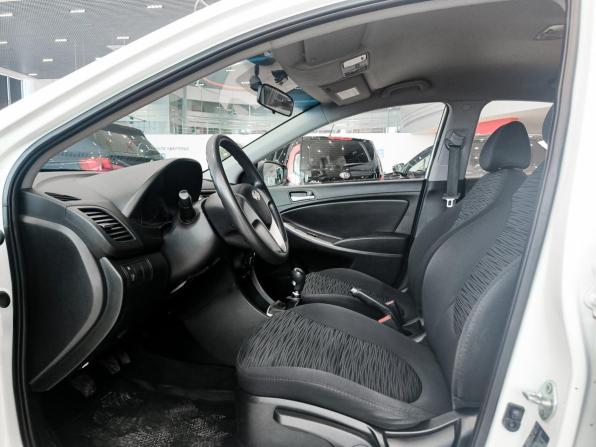 Hyundai Solaris I Рестайлинг с пробегом 2015 года, цена 950 000 рублей, 118648 км, седан, Автокод Объявления
