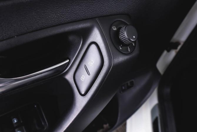 Volkswagen Polo V Рестайлинг с пробегом 2016 года, цена 1 029 000 рублей, 134000 км, седан, Автокод Объявления