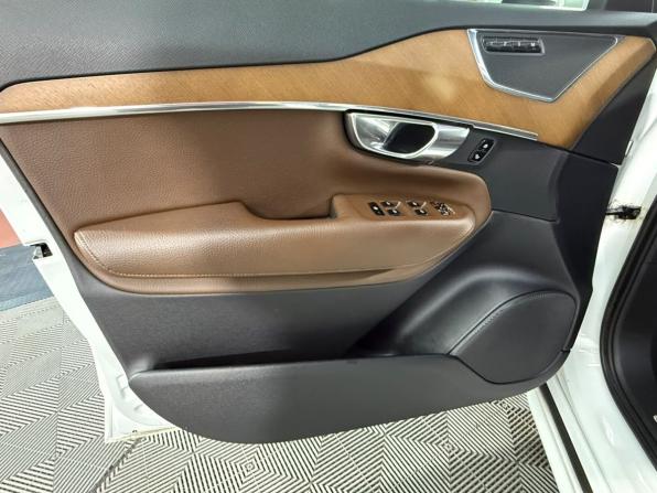 Volvo XC90 II с пробегом 2017 года, цена 2 990 000 рублей, 207000 км, внедорожник, Автокод Объявления