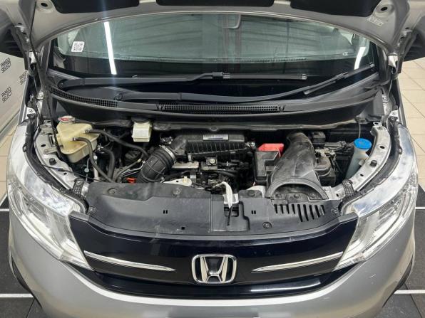 Honda Stepwgn V с пробегом 2016 года, цена 1 515 000 рублей, 181000 км, минивэн, Автокод Объявления