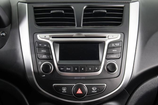 Hyundai Solaris I Рестайлинг с пробегом 2014 года, цена 1 299 000 рублей, 63250 км, хэтчбек, Автокод Объявления