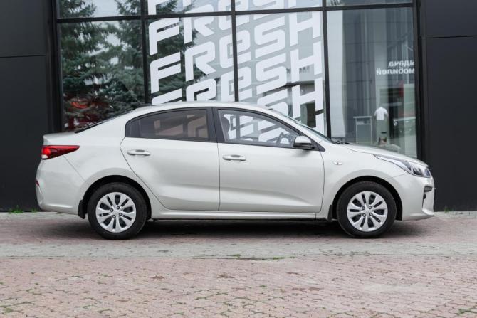 Kia Rio IV с пробегом 2018 года, цена 1 330 000 рублей, 100899 км, седан, Автокод Объявления