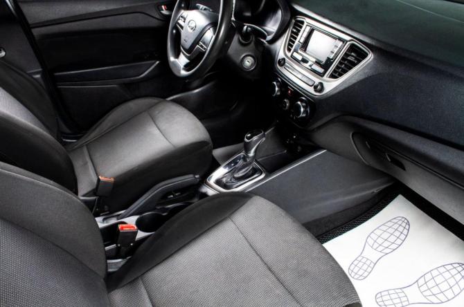 Hyundai Solaris II с пробегом 2019 года, цена 1 059 000 рублей, 68523 км, седан, Автокод Объявления
