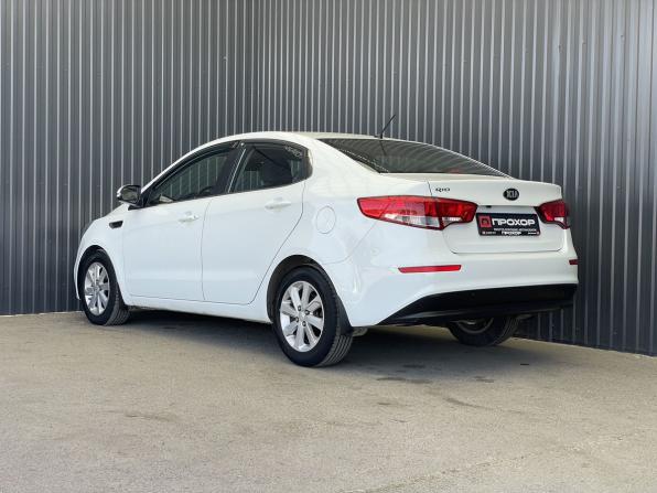 Kia Rio III Рестайлинг с пробегом 2015 года, цена 1 007 000 рублей, 172267 км, седан, Автокод Объявления