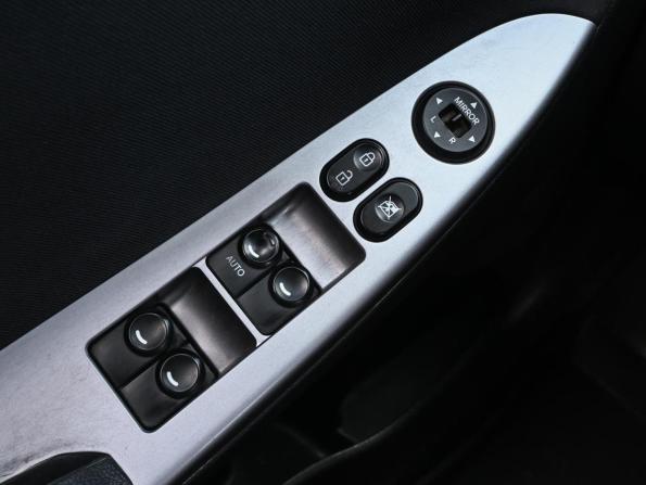 Hyundai Solaris I Рестайлинг с пробегом 2014 года, цена 875 000 рублей, 174573 км, хэтчбек, Автокод Объявления