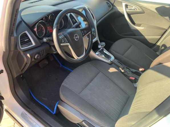 Opel Astra J с пробегом 2010 года, цена 579 900 рублей, 216639 км, хэтчбек, Автокод Объявления