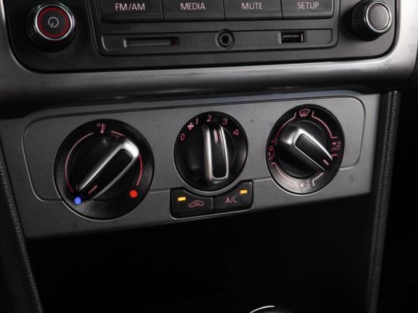 Volkswagen Polo V Рестайлинг с пробегом 2019 года, цена 1 249 000 рублей, 159028 км, седан, Автокод Объявления