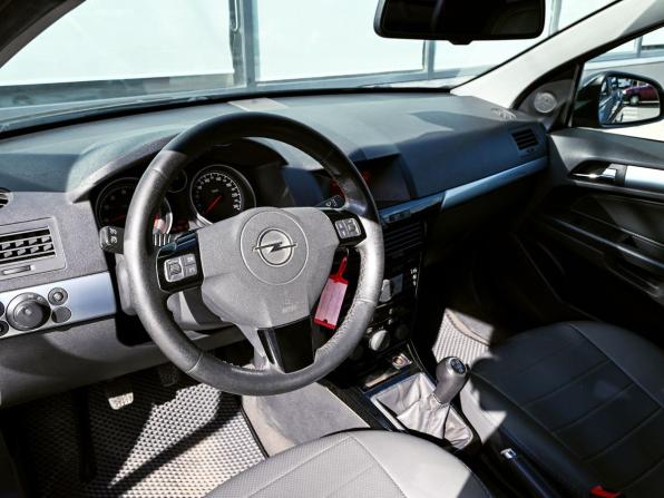 Opel Astra H Рестайлинг с пробегом 2012 года, цена 476 000 рублей, 363617 км, седан, Автокод Объявления