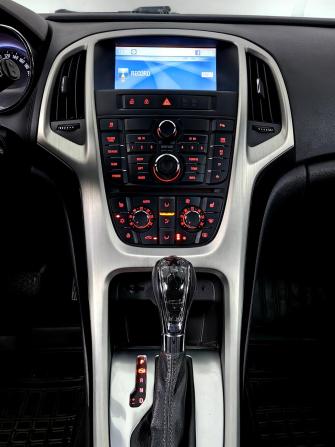 Opel Astra J Рестайлинг с пробегом 2012 года, цена 675 000 рублей, 218517 км, хэтчбек, Автокод Объявления