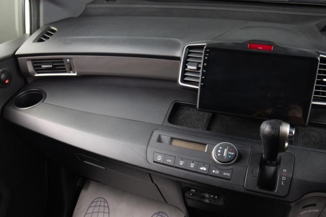 Honda Freed I Рестайлинг с пробегом 2013 года, цена 999 000 рублей, 162000 км, компактвэн, Автокод Объявления