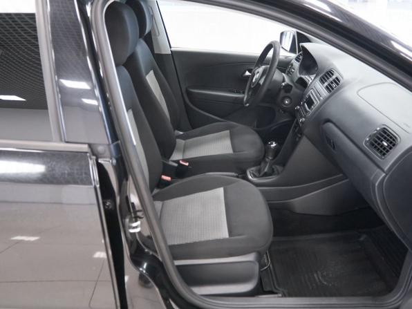 Volkswagen Polo V с пробегом 2014 года, цена 728 000 рублей, 130314 км, седан, Автокод Объявления