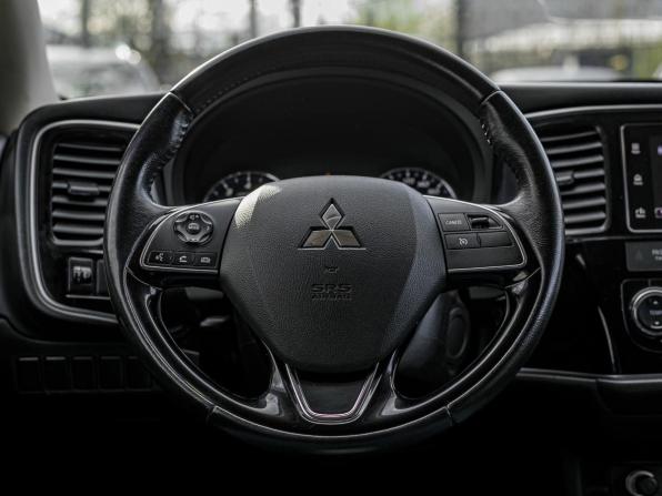 Mitsubishi Outlander III Рестайлинг 2 с пробегом 2018 года, цена 1 450 000 рублей, 243666 км, внедорожник, Автокод Объявления