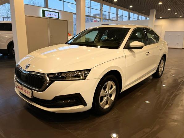 Skoda Octavia IV (A8) с пробегом 2021 года, цена 2 430 000 рублей, 102482 км, лифтбек, Автокод Объявления