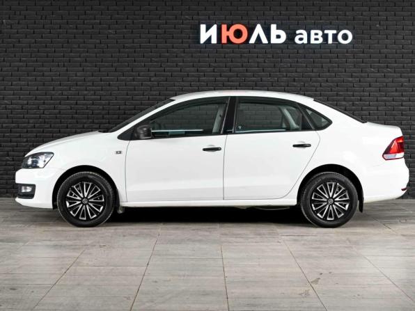 Volkswagen Polo V Рестайлинг с пробегом 2016 года, цена 1 130 000 рублей, 109368 км, седан, Автокод Объявления