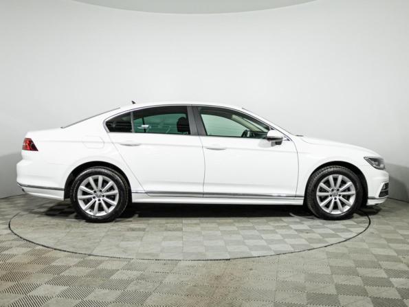 Volkswagen Passat B8 с пробегом 2018 года, цена 2 490 000 рублей, 139498 км, седан, Автокод Объявления