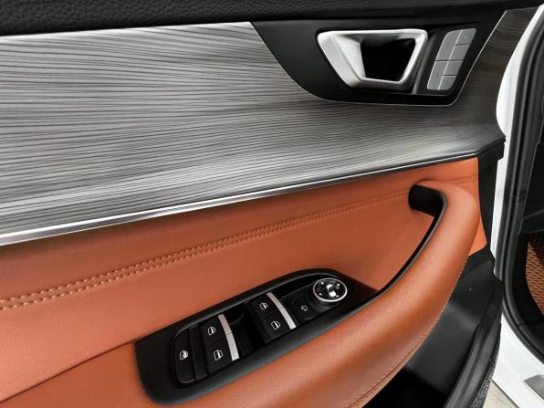 Chery Tiggo 8 Pro e+ с пробегом 2023 года, цена 2 235 000 рублей, 47600 км, внедорожник, Автокод Объявления