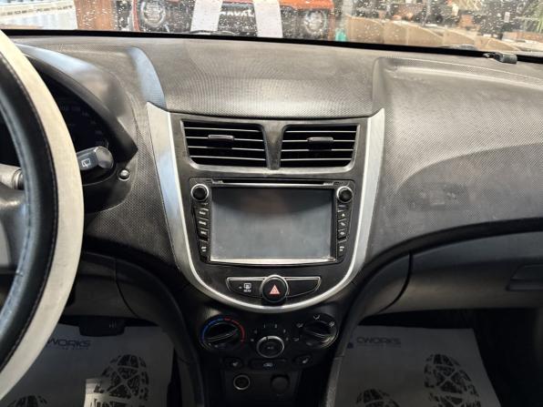 Hyundai Solaris I Рестайлинг с пробегом 2014 года, цена 900 000 рублей, 172491 км, хэтчбек, Автокод Объявления