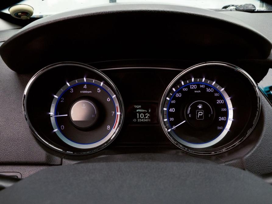 Hyundai Sonata VI (YF) Екатеринбург  - изображение 9