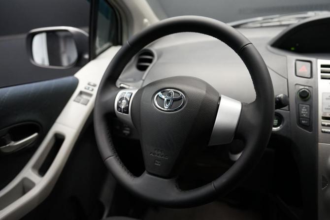 Toyota Yaris II с пробегом 2008 года, цена 664 000 рублей, 226457 км, хэтчбек, Автокод Объявления