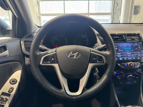Hyundai Solaris I с пробегом 2012 года, цена 572 000 рублей, 248631 км, хэтчбек, Автокод Объявления