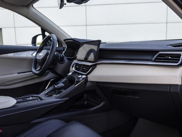 Lynk &amp; Co 06 I с пробегом 2023 года, цена 2 099 000 рублей, 3300 км, внедорожник, Автокод Объявления