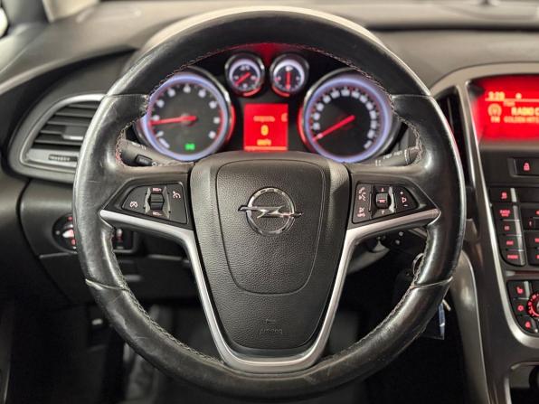 Opel Astra J с пробегом 2012 года, цена 530 000 рублей, 241143 км, хэтчбек, Автокод Объявления