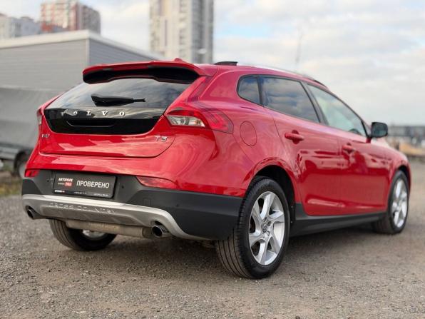 Volvo V40 Cross Country I с пробегом 2015 года, цена 1 300 000 рублей, 177000 км, хэтчбек, Автокод Объявления
