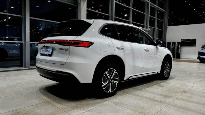 Новый Geely EX5 Гибрид 2026 года, цена 3 829 990 рублей, внедорожник, Автокод Объявления