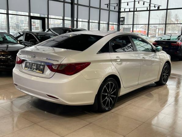Hyundai Sonata VI (YF) с пробегом 2011 года, цена 875 000 рублей, 267000 км, седан, Автокод Объявления
