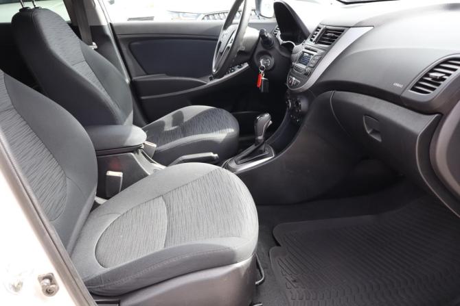 Hyundai Solaris I Рестайлинг с пробегом 2015 года, цена 899 000 рублей, 161000 км, седан, Автокод Объявления