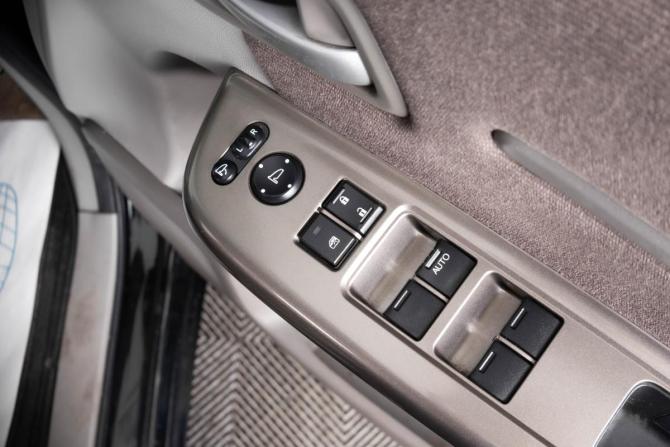 Honda Stepwgn V с пробегом 2015 года, цена 1 749 000 рублей, 153000 км, минивэн, Автокод Объявления