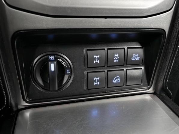 Toyota Land Cruiser Prado 150 Series Рестайлинг 2 с пробегом 2019 года, цена 4 077 000 рублей, 166171 км, внедорожник, Автокод Объявления