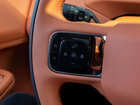 Lynk &amp; Co 900 с пробегом 2025 года, цена 9 380 000 рублей, 37 км, внедорожник, Автокод Объявления