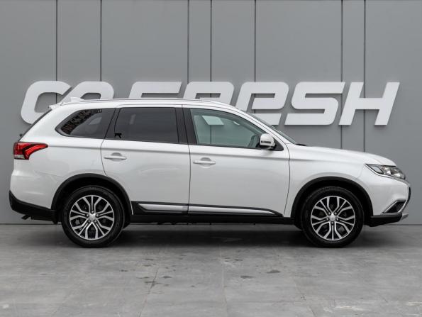 Mitsubishi Outlander III Рестайлинг 2 с пробегом 2018 года, цена 2 150 000 рублей, 116823 км, внедорожник, Автокод Объявления
