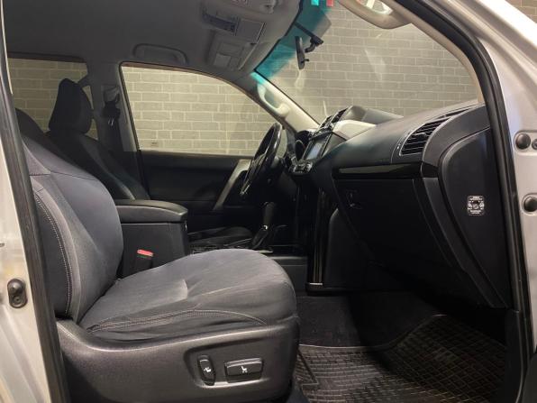 Toyota Land Cruiser Prado 150 Series Рестайлинг 1 с пробегом 2014 года, цена 2 850 000 рублей, 245081 км, внедорожник, Автокод Объявления