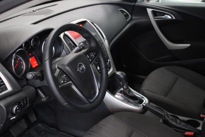 Opel Astra J с пробегом 2010 года, цена 698 000 рублей, 185000 км, хэтчбек, Автокод Объявления