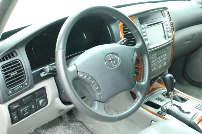 Toyota Land Cruiser 100 Series Рестайлинг 2 с пробегом 2006 года, цена 6 995 000 рублей, 55579 км, внедорожник, Автокод Объявления