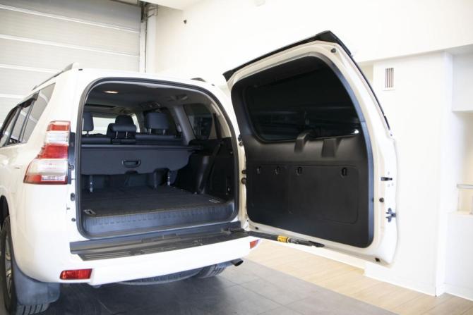 Toyota Land Cruiser Prado 150 Series Рестайлинг 1 с пробегом 2016 года, цена 3 650 000 рублей, 312140 км, внедорожник, Автокод Объявления