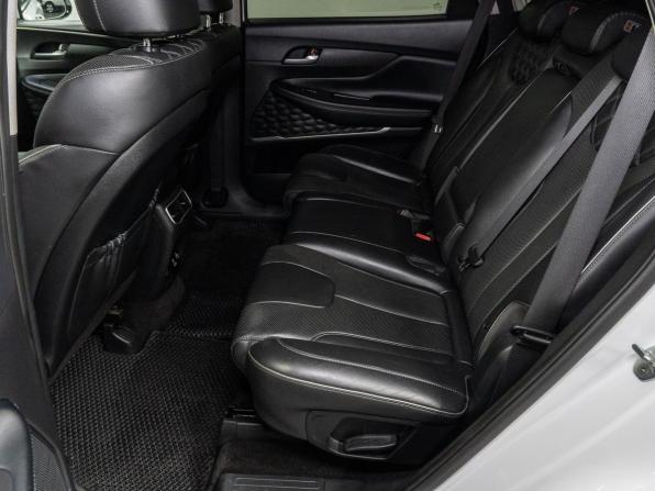 Hyundai Santa Fe IV Рестайлинг с пробегом 2021 года, цена 4 049 000 рублей, 61078 км, внедорожник, Автокод Объявления