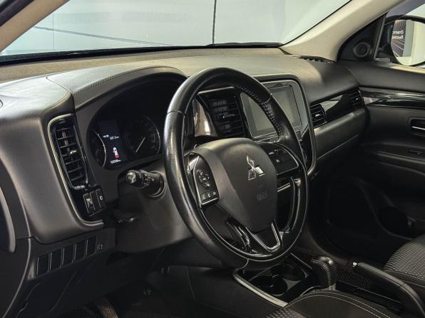 Mitsubishi Outlander III Рестайлинг 3 с пробегом 2019 года, цена 1 950 000 рублей, 122538 км, внедорожник, Автокод Объявления