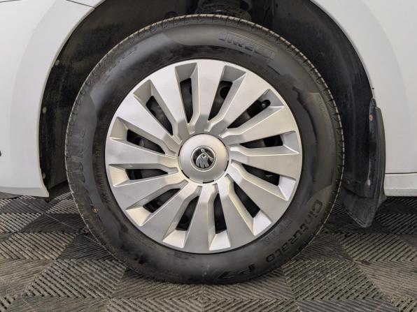 Skoda Octavia IV (A8) с пробегом 2021 года, цена 2 359 000 рублей, 69993 км, лифтбек, Автокод Объявления