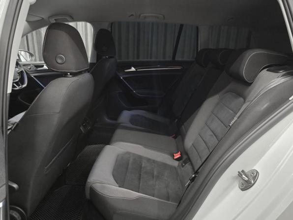 Volkswagen Golf VII с пробегом 2015 года, цена 1 249 000 рублей, 116000 км, универсал, Автокод Объявления