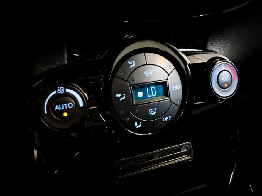 Ford Fiesta Mk6 Рестайлинг Санкт-Петербург  - изображение 26