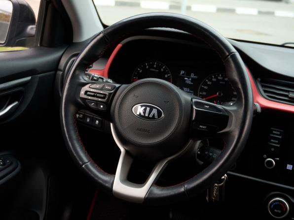Kia Rio IV Рестайлинг с пробегом 2020 года, цена 1 308 000 рублей, 210083 км, седан, Автокод Объявления